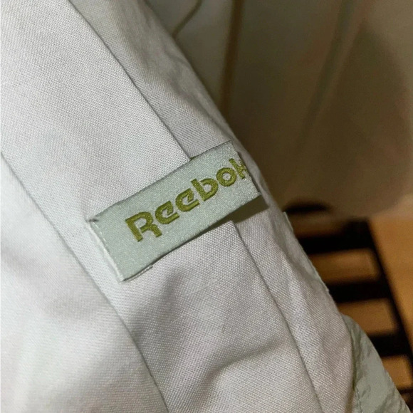 Reebok Button Up Shirt - Size M - Picture 4 of 4